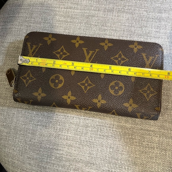 LV Wallet 100% authentic. Poshmark will authenticate the item. - Picture 5 of 6
